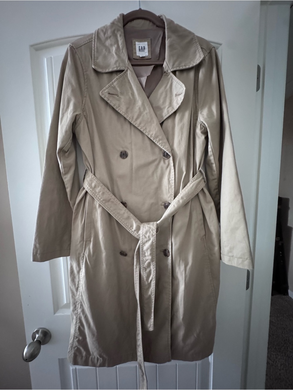 GAP Women's Classic Beige Trench Coat